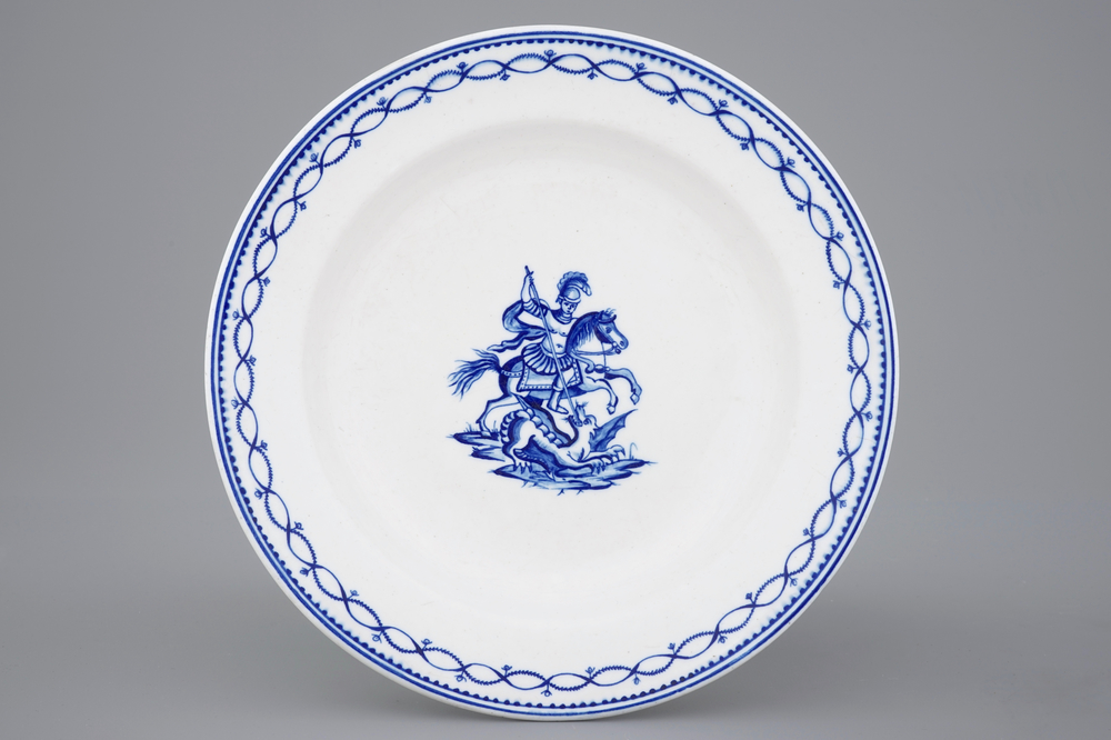 Une assiette en porcelaine de Tournai au d&eacute;cor de St.-Georges et le dragon, fin du 18&egrave;me
