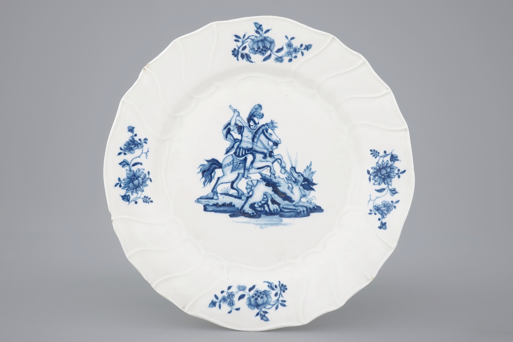 Une assiette en porcelaine de Tournai au d&eacute;cor de St.-Georges et le dragon, fin du 18&egrave;me