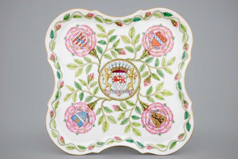 A Brussels porcelain tray with the van Caloen coat of arms, founder of the Zevenkerken Abbey, 19th C.