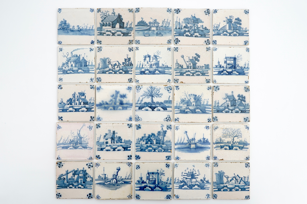 Een lot van 25 antieke blauw-witte Delftse landschaps tegels, 18e eeuw