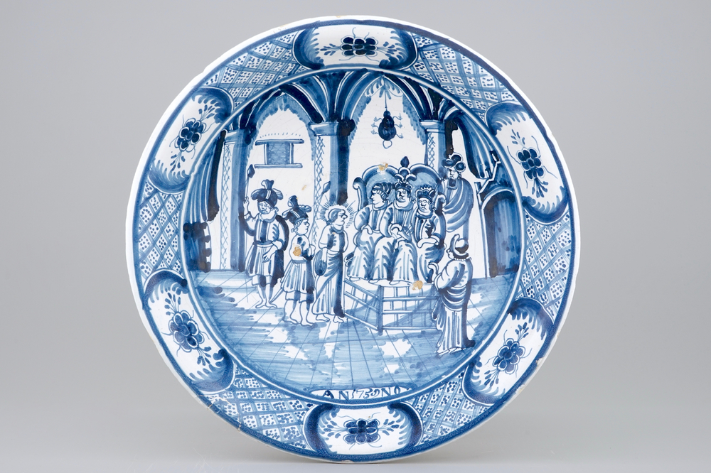Un grand bol au d&eacute;cor religieux en majolique bleu et blanc de Harlingen, la Frise, 18&egrave;me