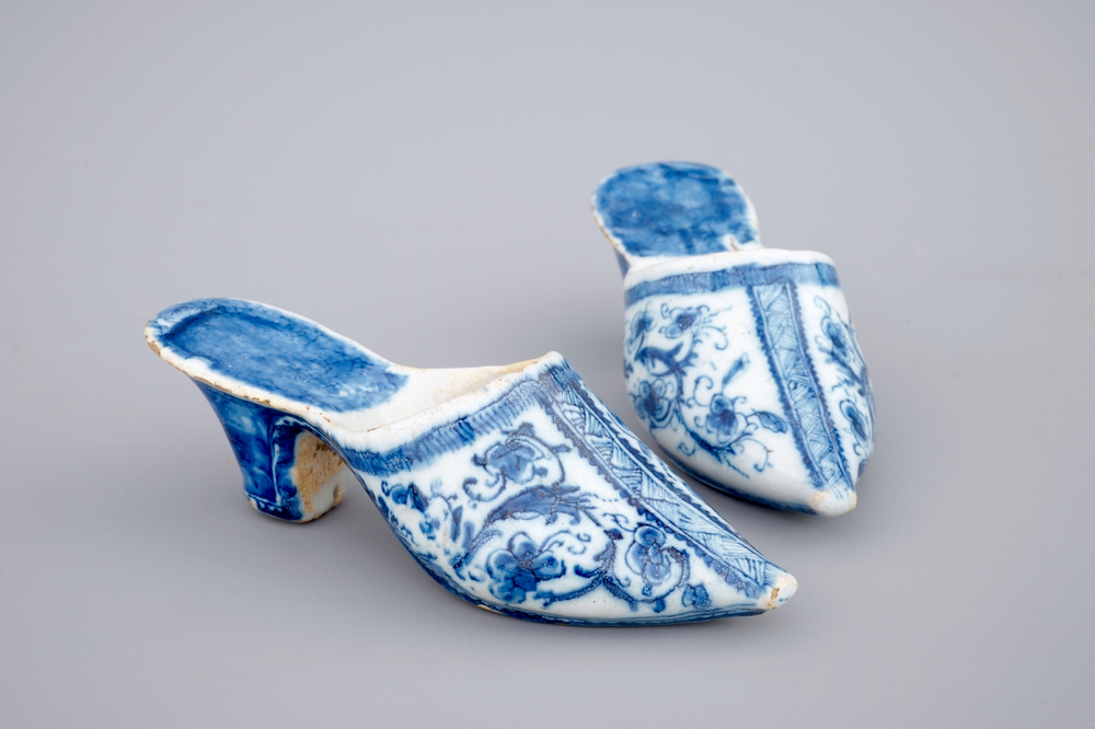 A pair of Dutch Delft blue and white shoes, 18th C.