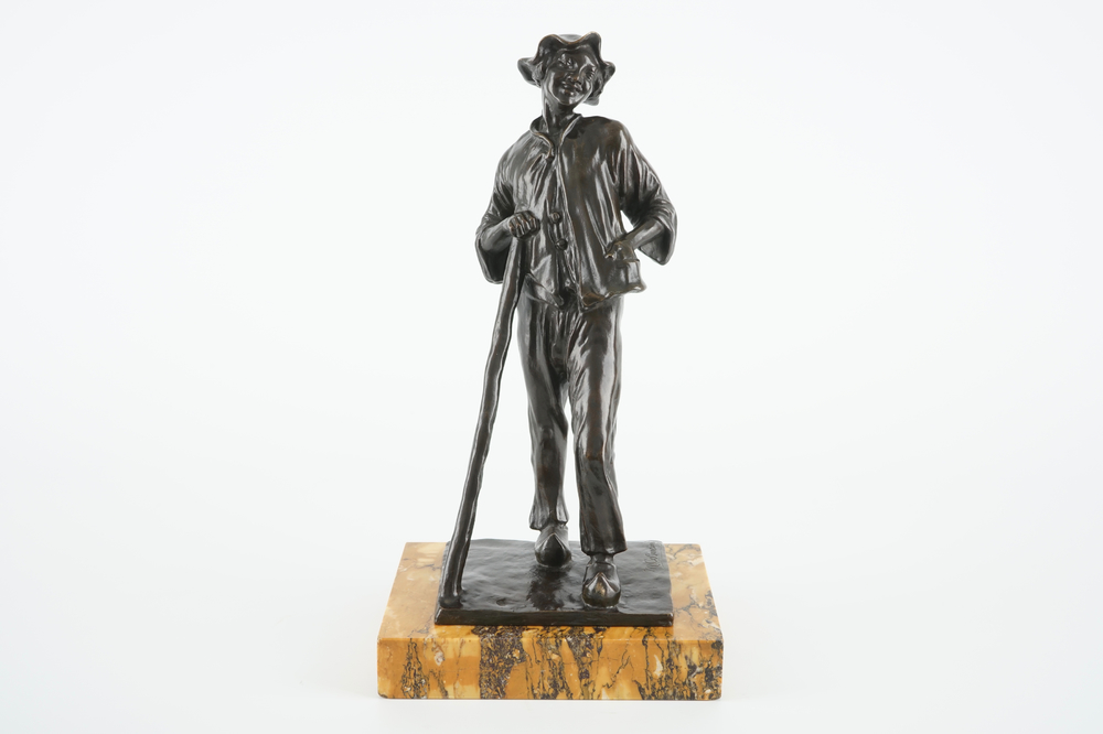 Marc Colmant(1898-1962), Un paysan se reposant, figure en bronze