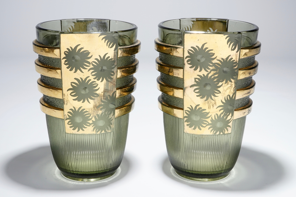 A pair of Val-Saint-Lambert crystal art deco vases, mid 20th C.