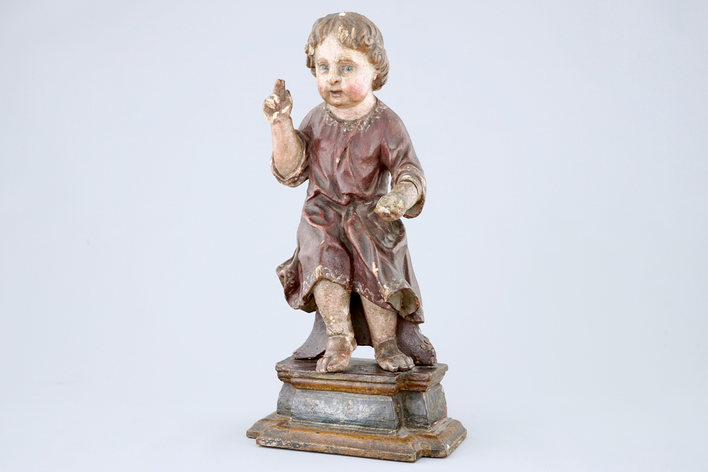 Een polychroom houten beeld: &quot;Kindje Jezus van Praag&rdquo;, 18e eeuw