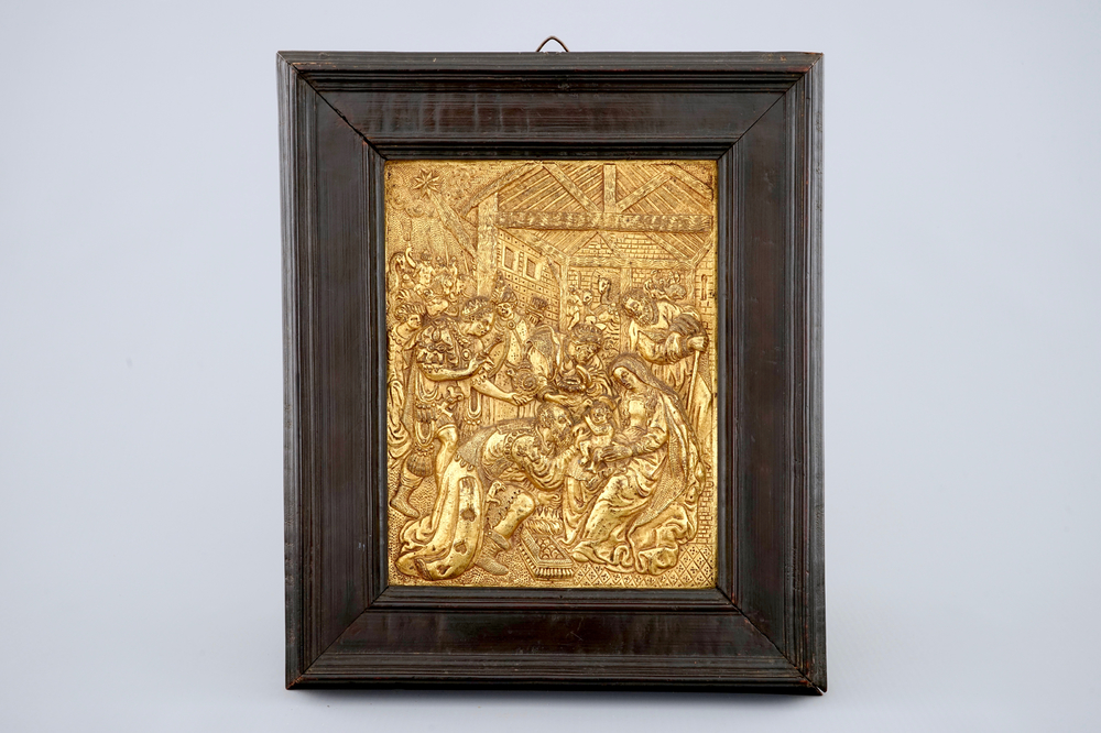 Un relief en bronze dor&eacute; au sujet de l'Adoration des rois mages, prob. Augsburg, fin du 16&egrave;me