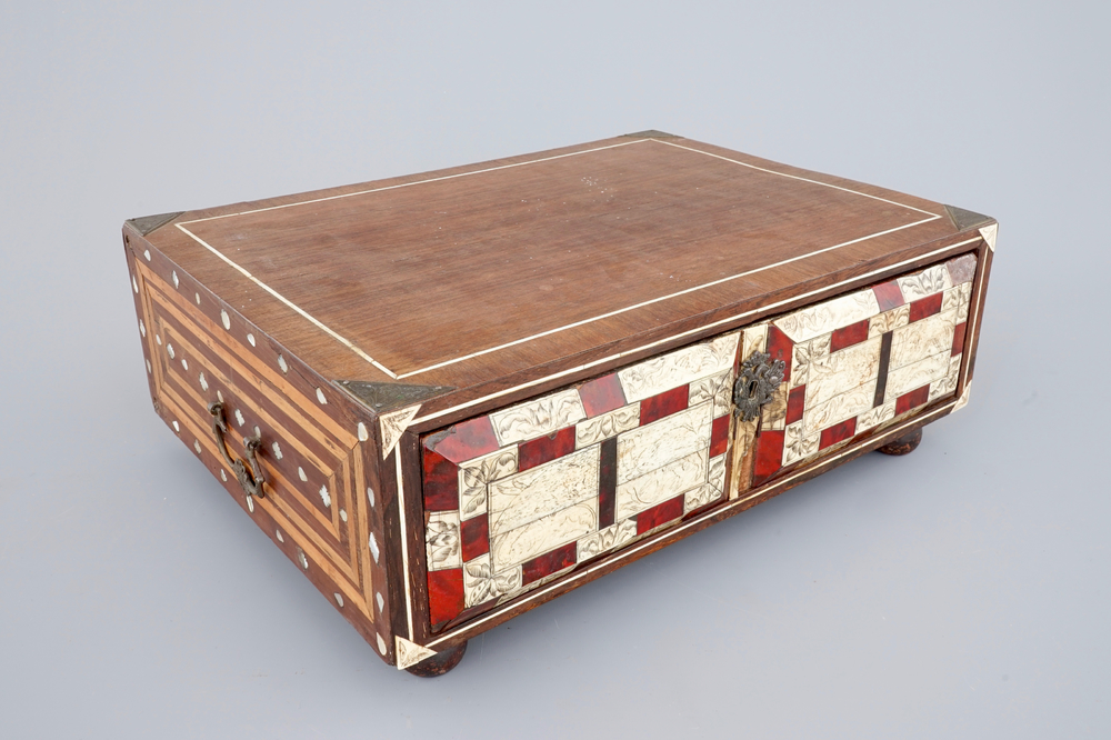 A tortoise shell and bone inlaid drawer box, probably German, 19th C.