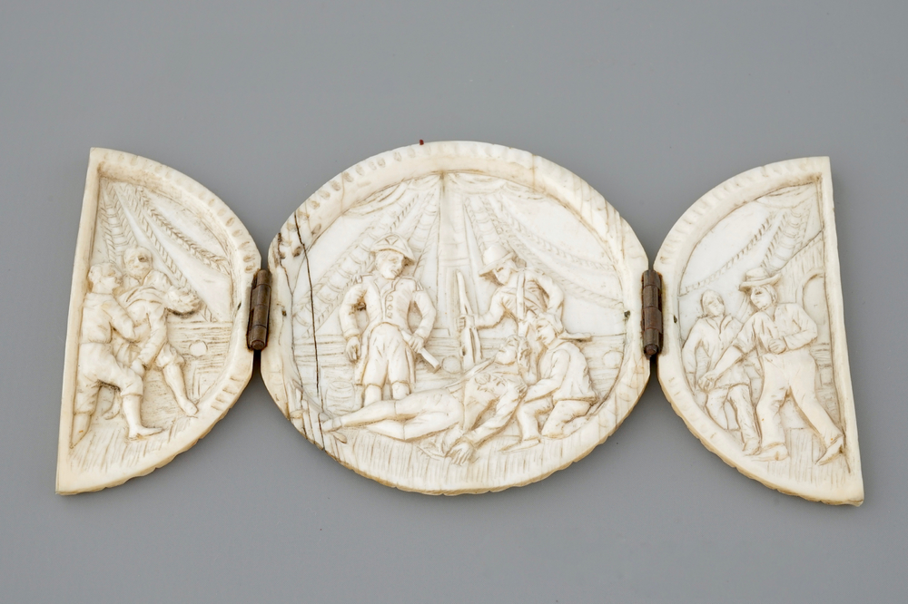 A round ivory triptych, prob. Dieppe, 19th C.