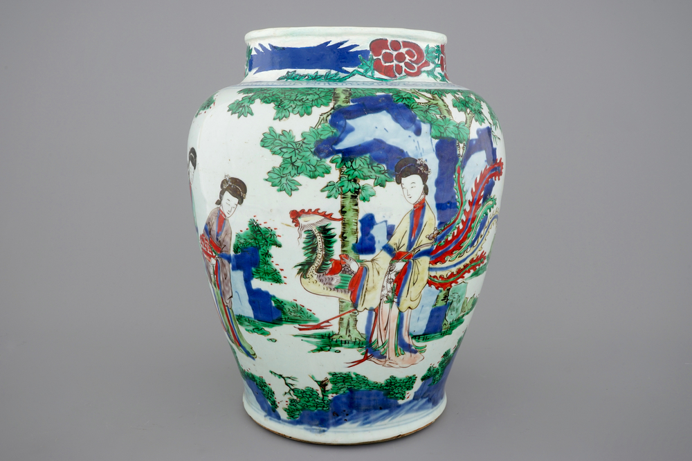 A large Chinese wucai vase, Transitional period, 1620-1683