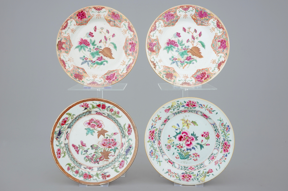 Un lot de 4 assiettes en porcelaine de Chine famille rose, Yongzheng/Qianlong, 19&egrave;me