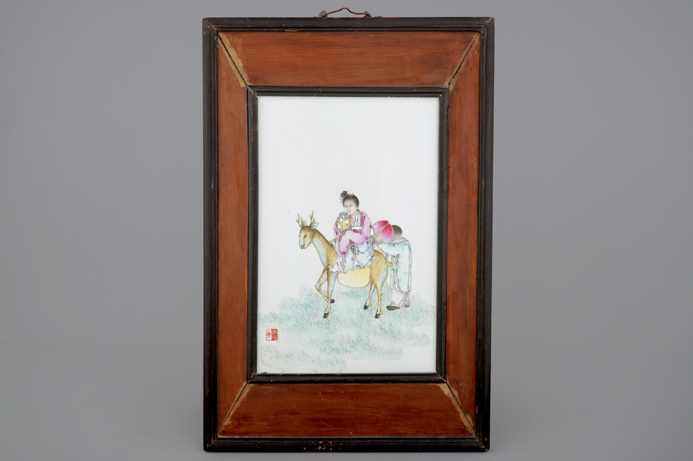 A Chinese famille rose plaque in wooden frame, 19/20th C.