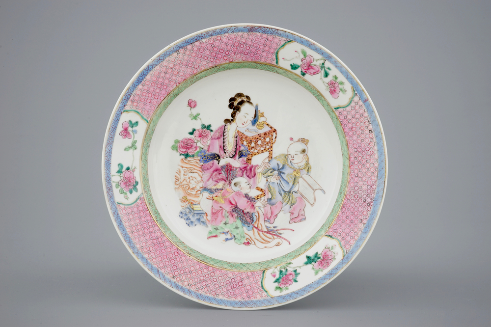 Een fijn Chinees famille rose eierschaal bord, Yongzheng, 1723-1735