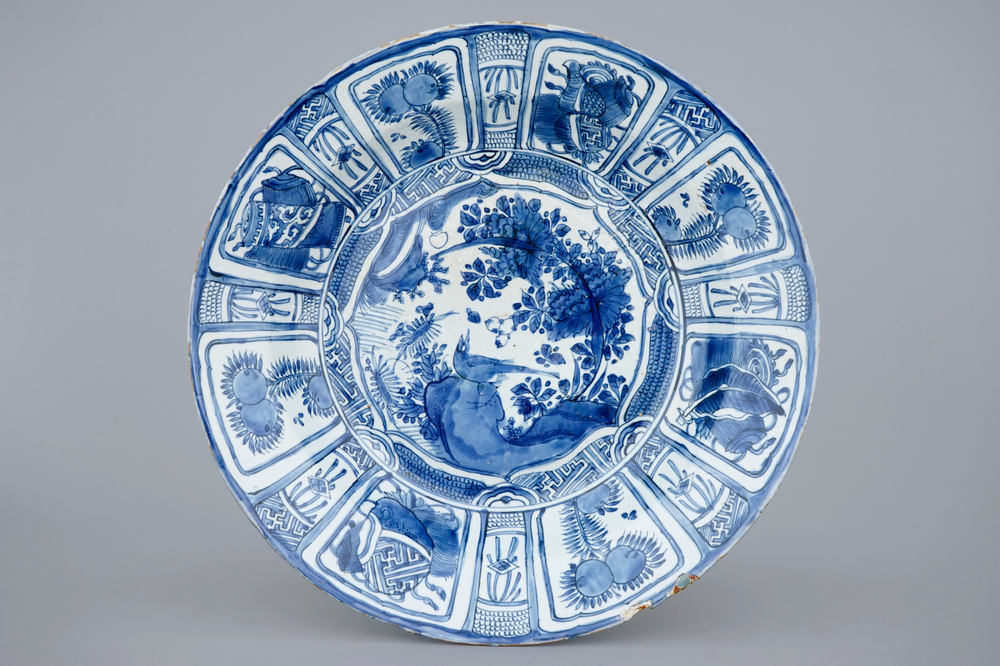 A massive blue and white Chinese kraak porcelain dish, Wanli, 1573-1619