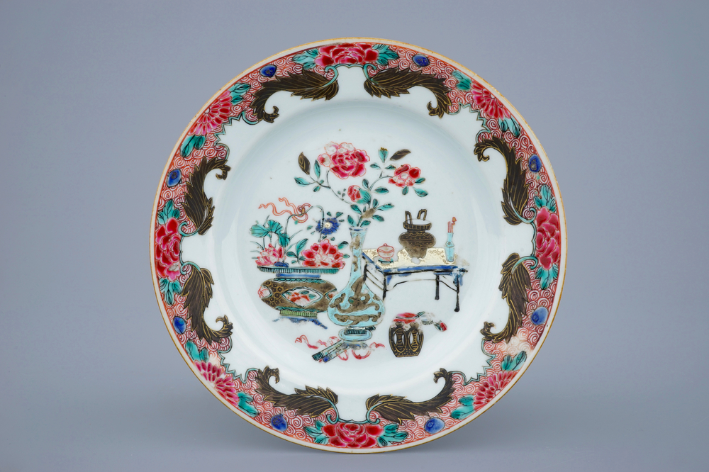 A fine Chinese famille rose plate, Yongzheng/Qianlong