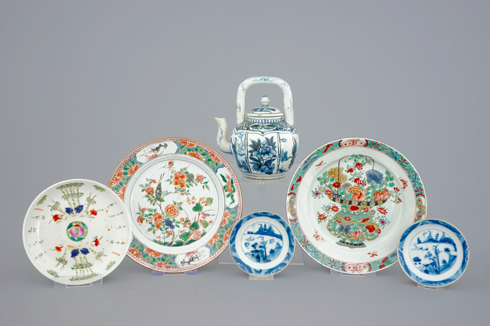 A collection of various Chinese porcelain, 17/19th C.