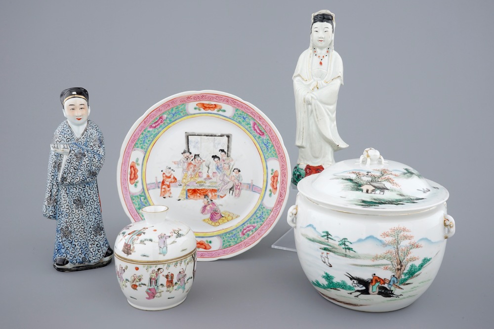 Un lot vari&eacute; de porcelaine de Chine famille rose, 19/20&egrave;me