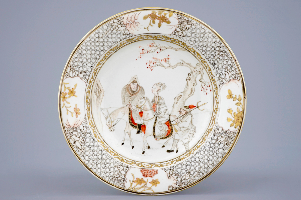 A fine Chinese grisaille and rouge de fer eggshell porcelain plate, Yongzheng, 1723-1735