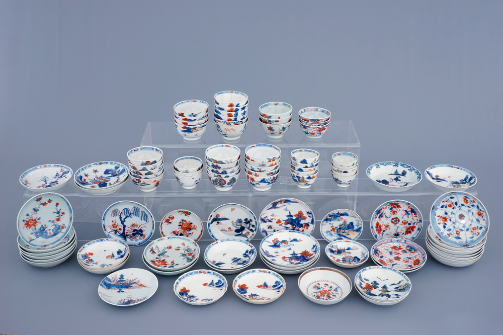 A large collection of 42 Chinese Imari-style saucers and 44 cups, Qianlong, 18th C.
