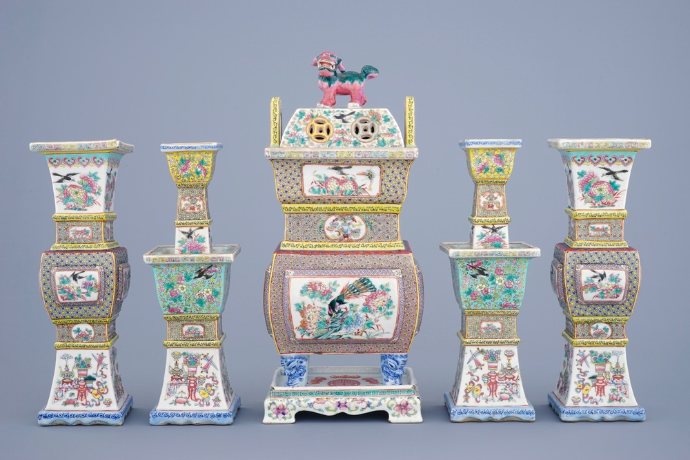 A 5-piece Chinese famille rose temple garniture with a censer on stand, 19th C.
