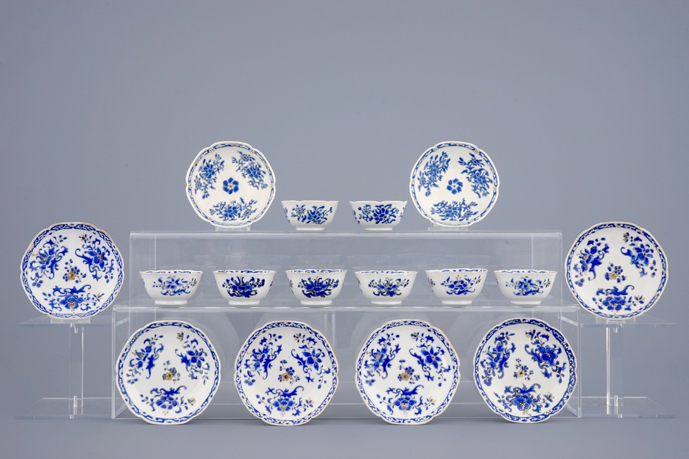 A set of 8 Chinese overglaze blue and gilt cups and saucers, Yongzheng, 1723-1735