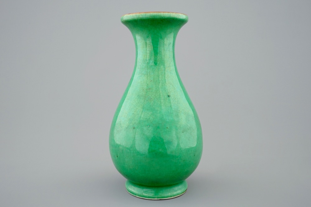 A Chinese apple green pear shaped vase, 19th C.
