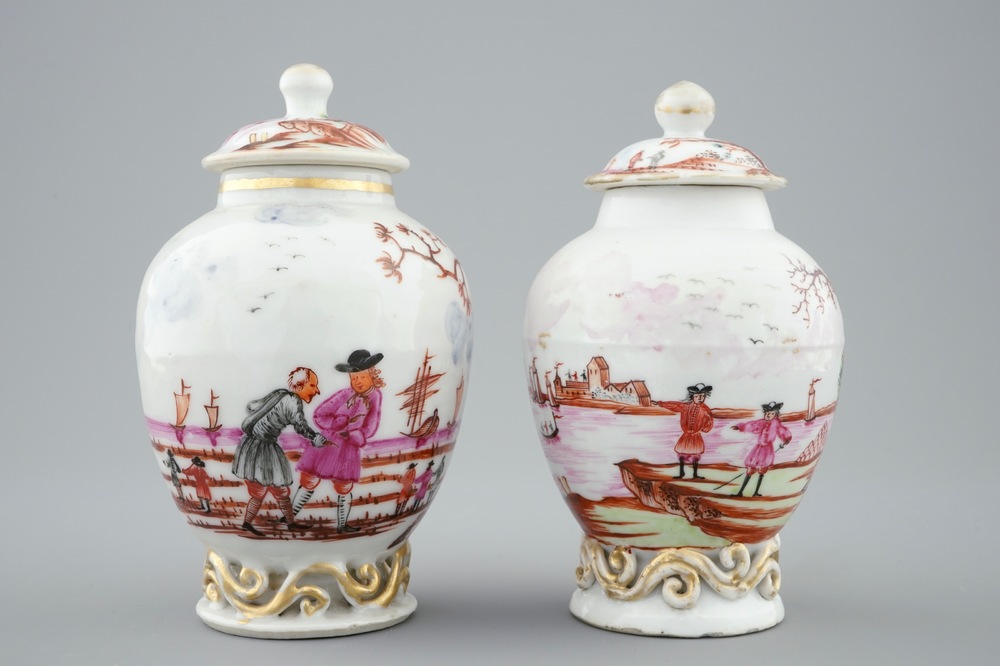 Twee Chinese famille rose theebussen met Europese voorstellingen, Qianlong, 18e eeuw