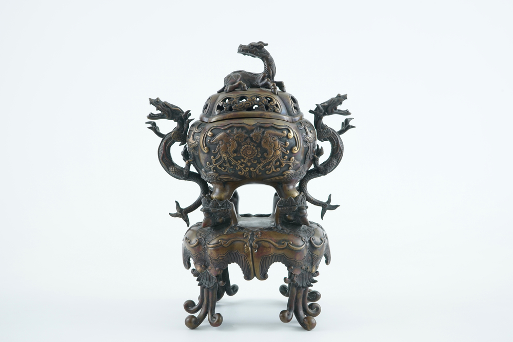 A large Japanese bronze censer on stand, Meiji, 19th C.