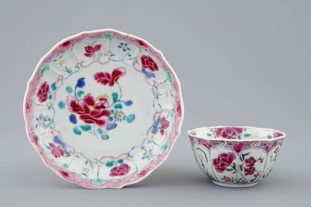 A Chinese famille rose cup and saucer, Qianlong, 18th C.