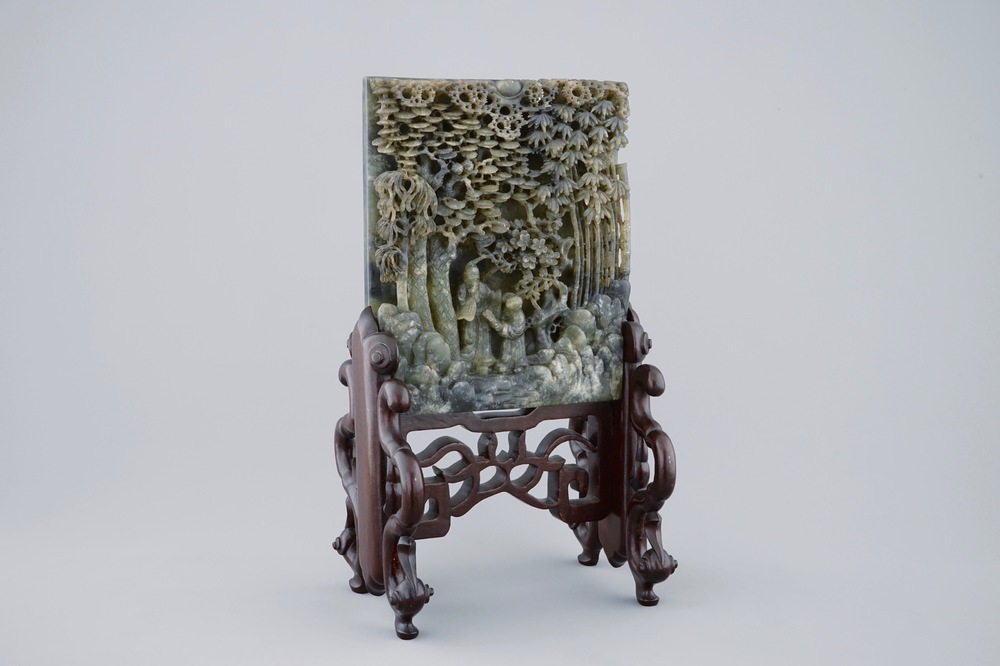 A deeply carved Chinese imitation-jade soapstone table screen, 19/20th C.