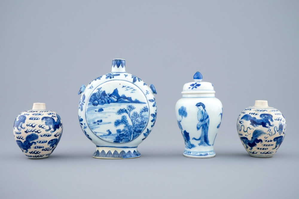 A set of 4 various Chinese blue and white vases, 18/19th C.