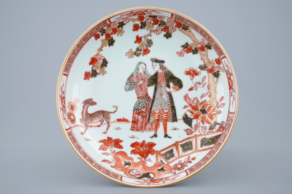 Een Chinees verte-Imari bord met decor van &ldquo;Gouverneur Duff&rdquo;, Yongzheng, ca. 1730