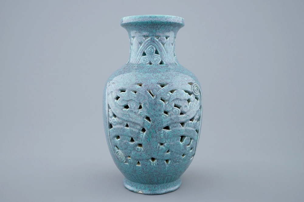 A Chinese open-worked robin&rsquo;s egg vase, 19/20th C.