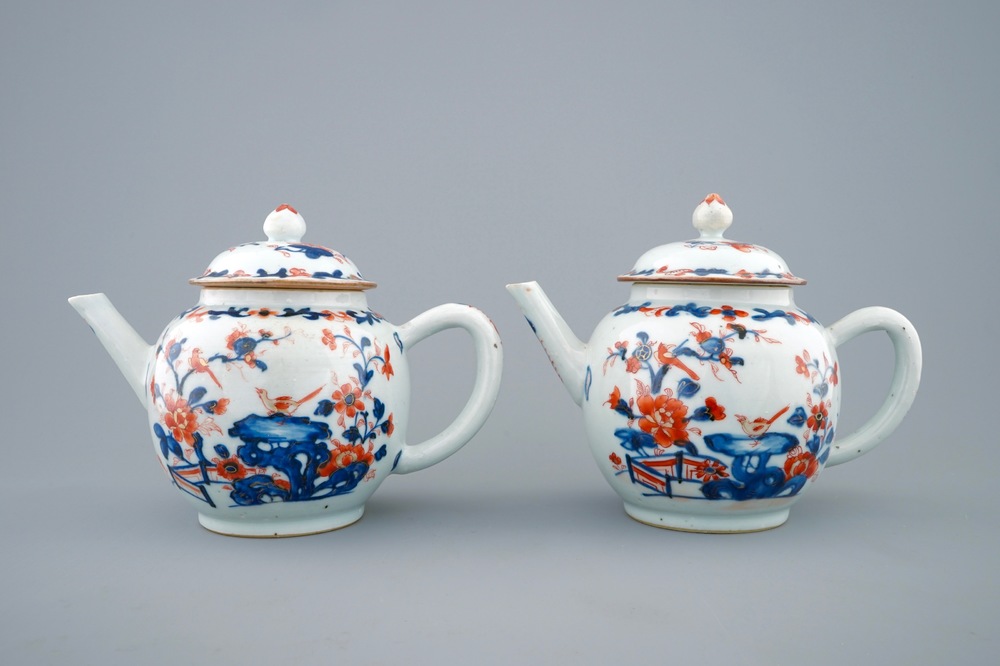 A pair of large Chinese Imari style teapots and covers, Qianlong, 18th C.