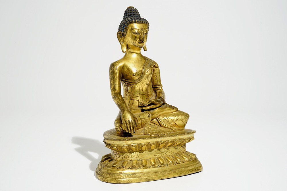 Een Chinese verguld bronzen Boeddha, 18/19e eeuw