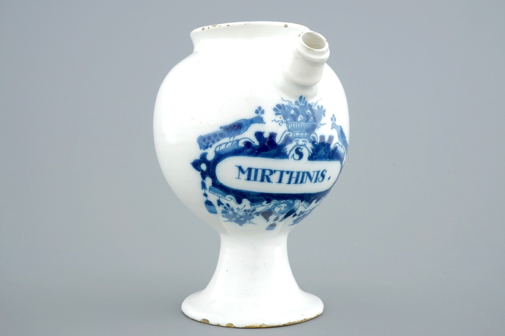 A Dutch Delft blue and white wet drug jar &quot;S. Mirthinis&quot;, 18th C.
