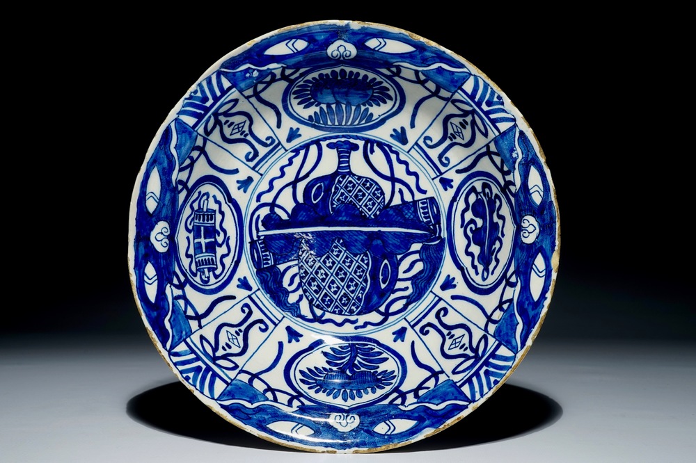 A large Dutch Delft blue and white Ming-style bowl, late 17th C.