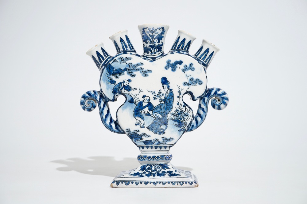 A Dutch Delft blue and white heart-shaped tulip vase with chinoiserie scenes, late 17th C.