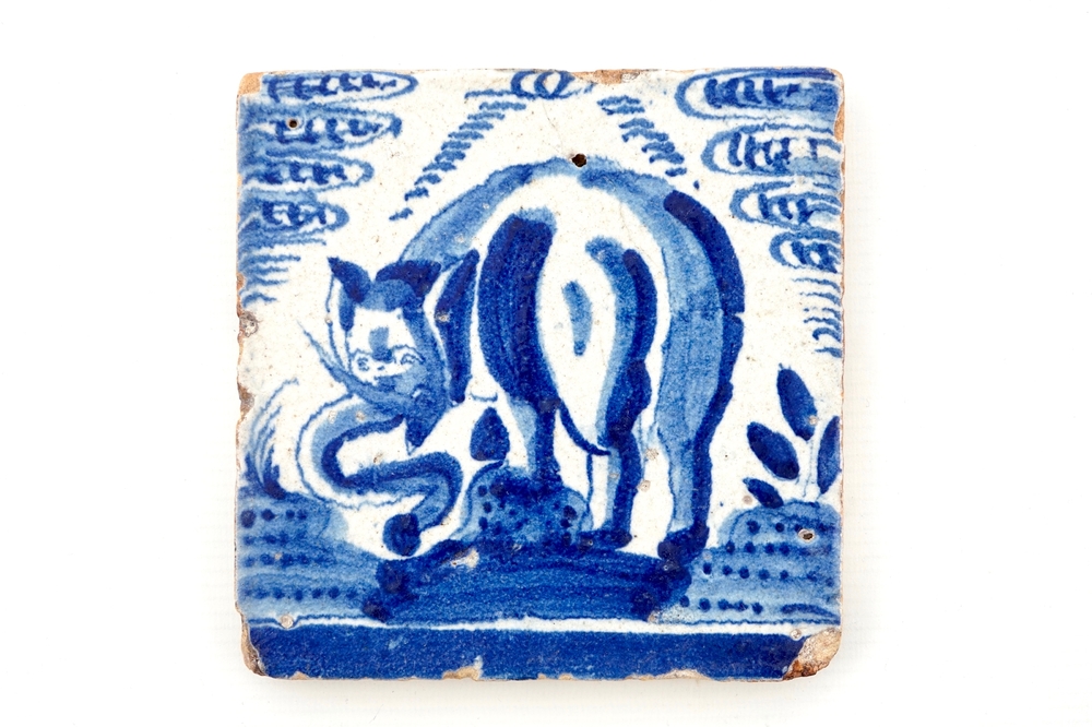 Een blauw-witte kroontegel met olifant, Rotterdam, ca. 1620