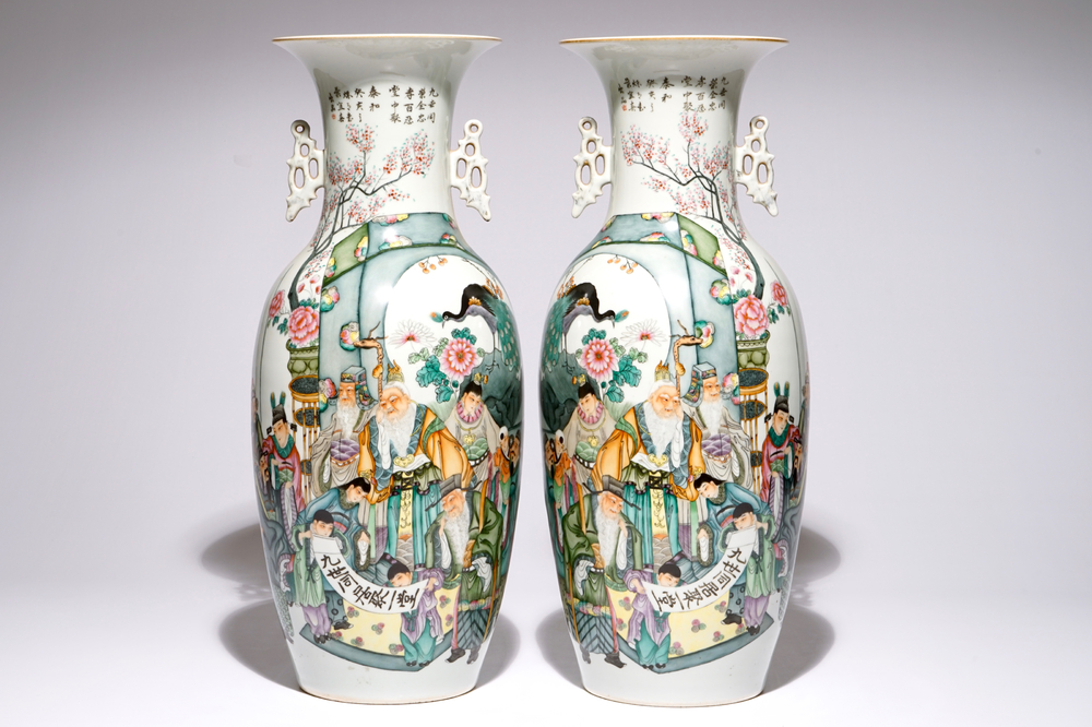 A pair of Chinese famille rose vases with design of figures, 20th C.