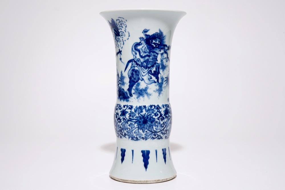 A Chinese blue and white gu vase in the Transitional style, 19/20th C.