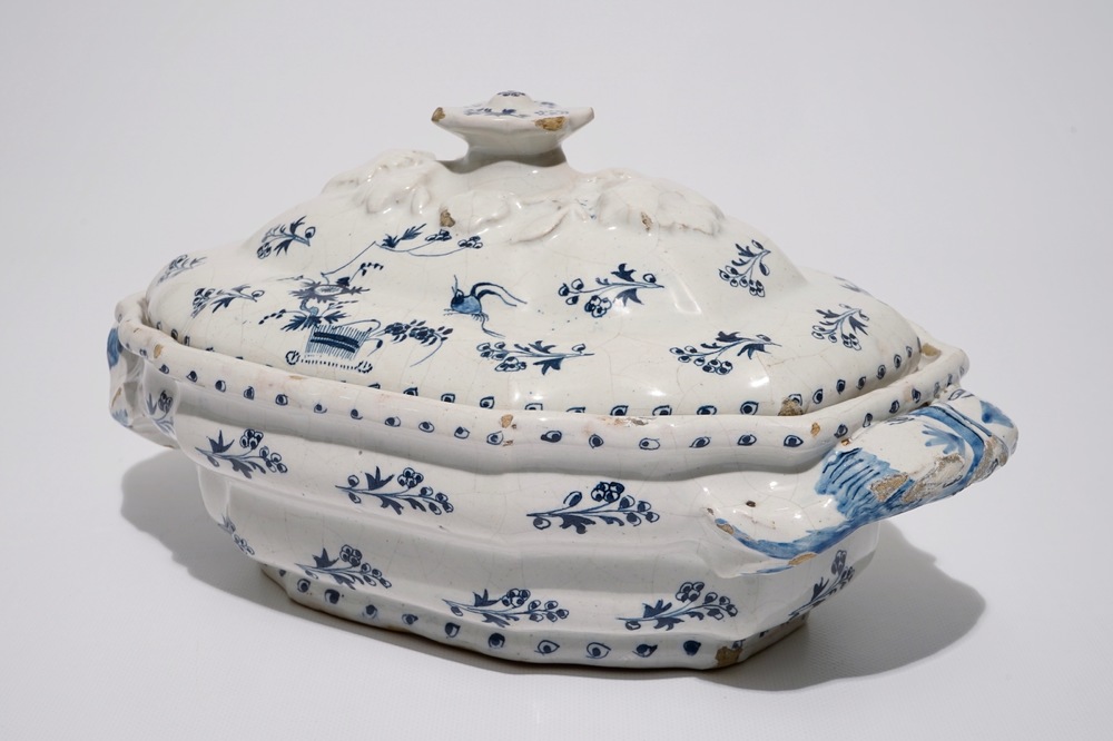 A blue and white Brussels faience &ldquo;La Haie Fleurie&rdquo; tureen and cover, 18th C.
