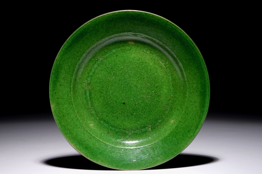 Een Chinees monochroom groen bord, Kangxi