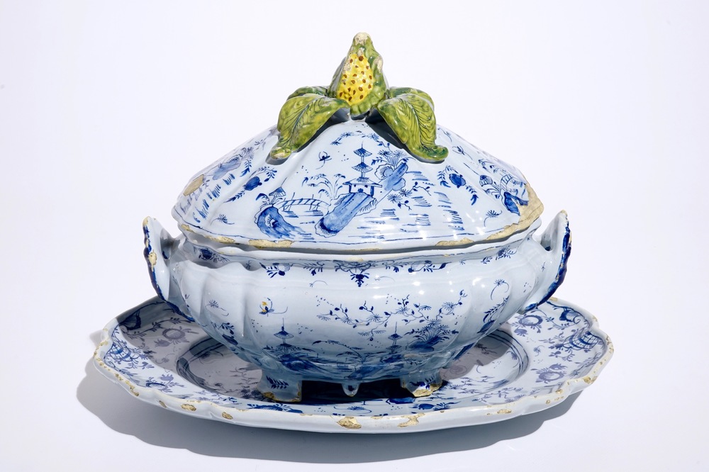 A rare Dutch Delft mixed technique chinoiserie tureen on stand, 18th C.