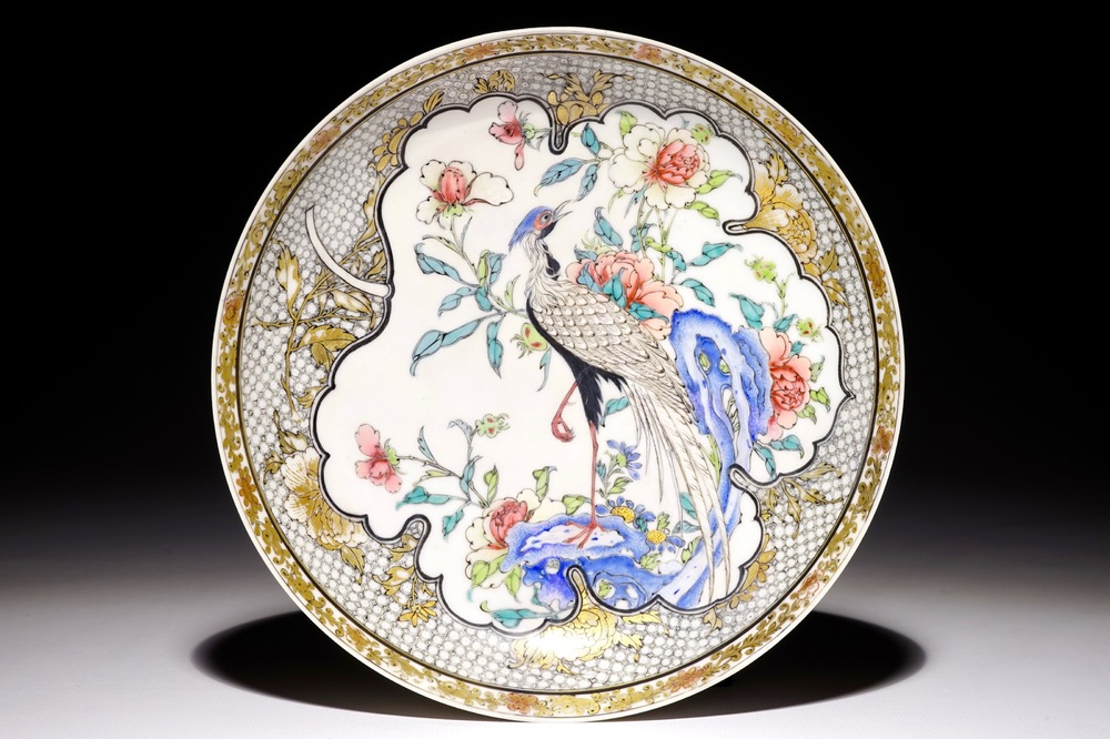 Een fijn Chinees famille rose en grisaille eierschaal bord met een fazant, Yongzheng