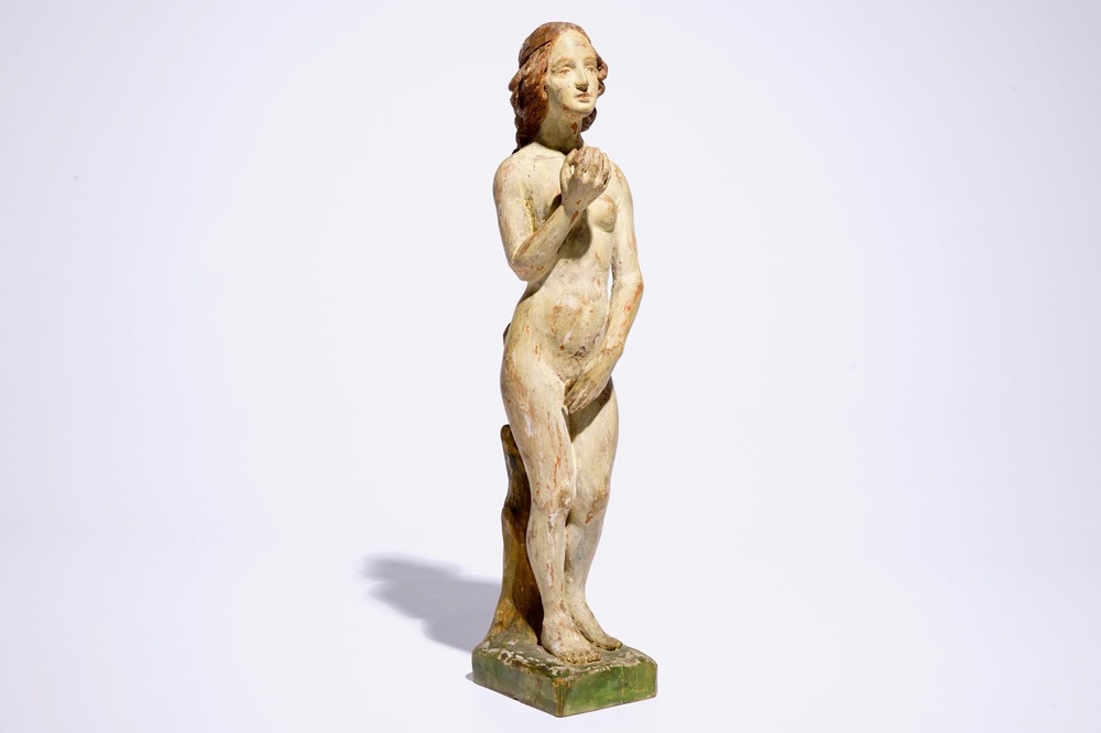 Un grand mod&egrave;le d'Eve en bois sculpt&eacute; polychrome, France, 17&egrave;me