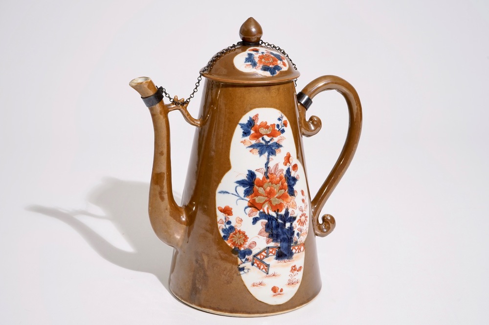 A Chinese Batavian ware and Imari-style coffeepot and cover, Qianlong