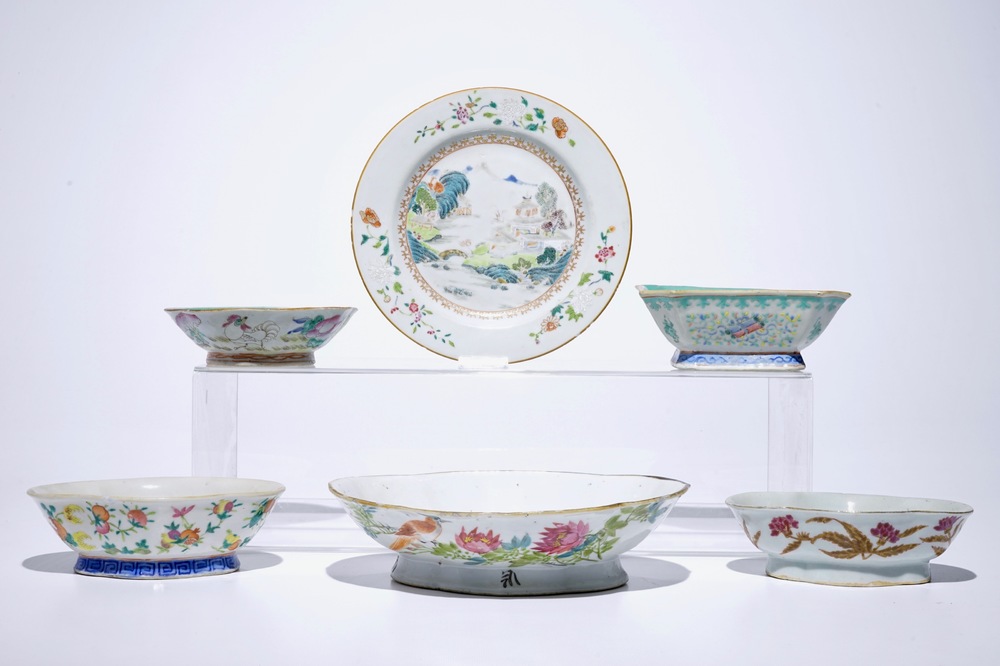 Five Chinese famille rose and qianjiang cai bowls and a famille rose plate, 18/20th C.