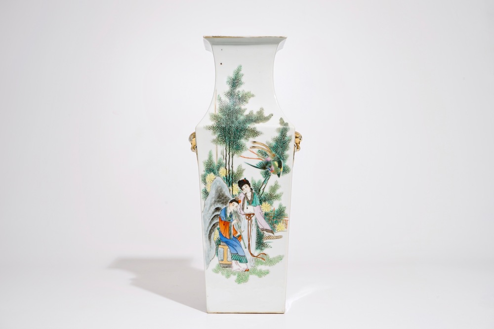 A square Chinese famille rose vase with a couple in a garden, 19/20th C.