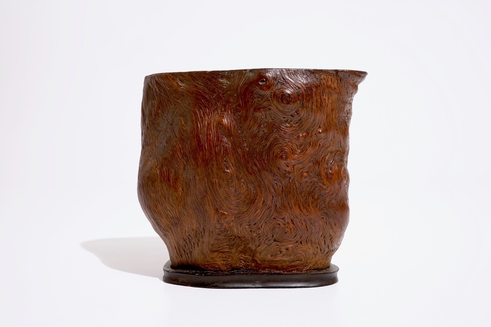 A Chinese rootwood brushpot, 19/20th C.