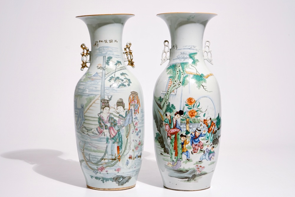 Deux grands vases en porcelaine de Chine famille rose &agrave; calligraphie, 19/20&egrave;me